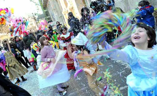 Carnevale, si ride con il clown festival