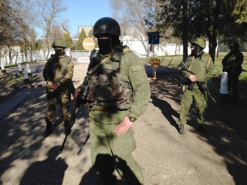 Soldati russi circondano la base ucraina di Bakchisaray