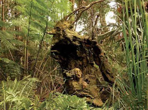 Una foresta magica tra sogno e realtà: l'opera di Bruno Torfs