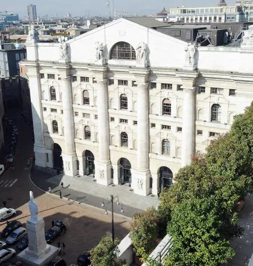 In Borsa cala il sipario sulla grande industria