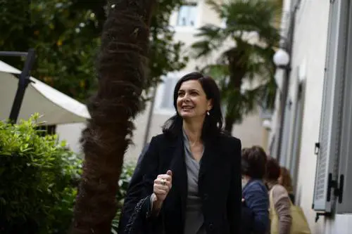 Camere, dipendenti in rivolta per salvare i superstipendi