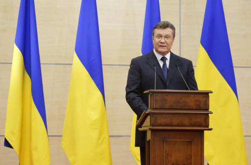 Viktor Ianukovich fotogrado durante la conferenza a Rostov sul Don