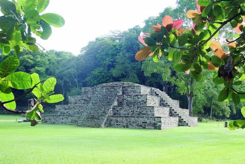 Tour tra El Salvador e Honduras terre di Maya, vulcani e foreste