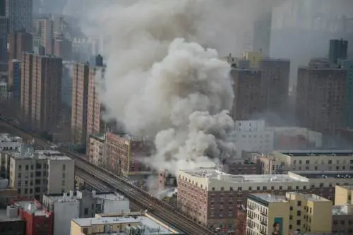 New York, esplosione fa crollare palazzo a East Harlem: 16 feriti