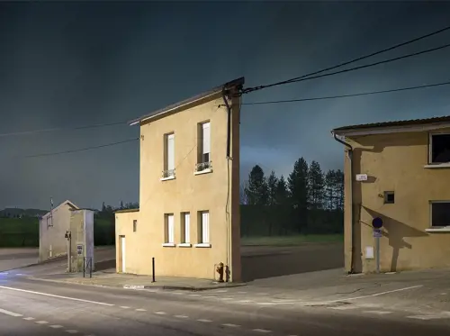 Le case impossibili, composte solo da facciate: le opere di Zacharie Gaudrillot-Roy