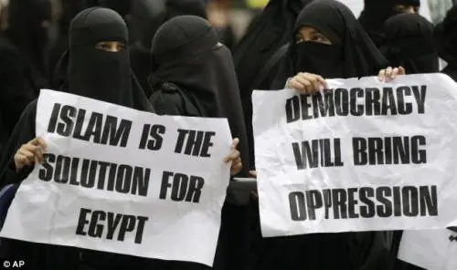 Viaggio nell'Europa del radicalismo islamico, grazie ai lettori del Giornale
