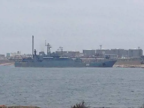 Colonna di camion sbarca a Sebastopoli