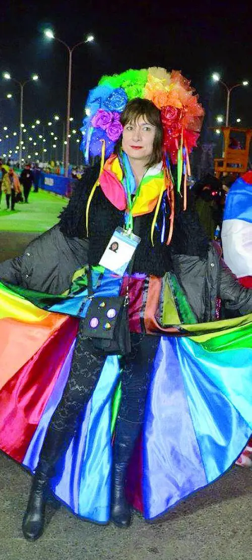 Luxuria, niente lezione sui trans e la sinistra si scatena: "Omofobi"