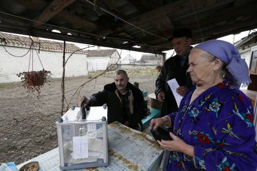 Crimea oggi al voto. Ma Kiev accusa: la Russia ci invade