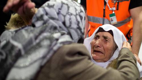 Rifugiata siriana di 107 anni riunita ai familiari in Germania