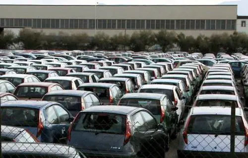 Mercato auto, l'Europa si risolleva: +8% a febbraio