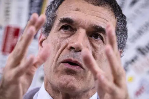 Statali, la cura di Cottarelli: "In arrivo 85mila esuberi"