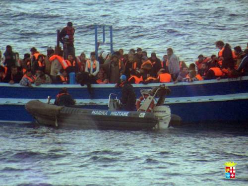 Immigrazione, 730 profughi soccorsi nel Canale di Sicilia