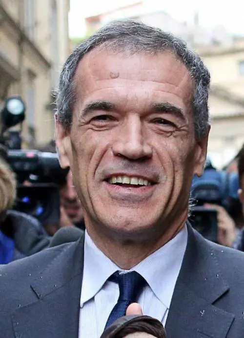 Ecco la cura Cottarelli: a casa 85mila statali Scuola, caos previdenza