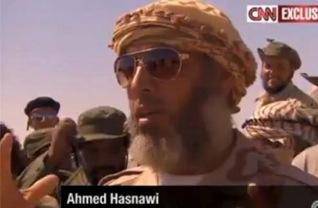 Ahmed Asnawi, uno dei leader della rivolta anti Gheddafi, vicino ad Al Qaida, è ora a capo delle milizie islamiche che gestiscono il traffico di profughi