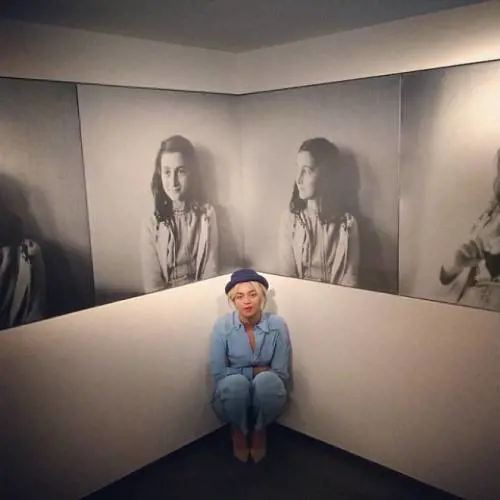 Beyonce visita la casa di Anne Frank ad Amsterdam 