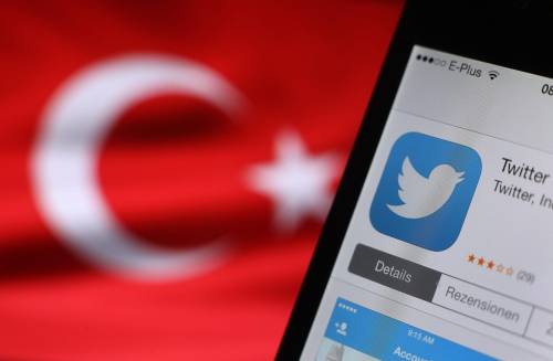 Turchia, il presidente Gül contro il blocco di Twitter voluto da Erdogan