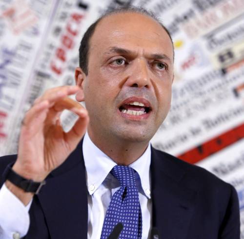 Forza Italia inchioda Alfano: vergognoso su Dell'Utri