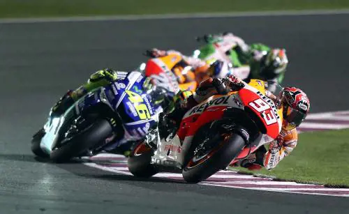Rossi, che sorpresa. Ma super Marquez non gli fa regali