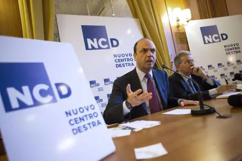 Ncd vede nero e corre ai ripari Segnali di fumo a Forza Italia