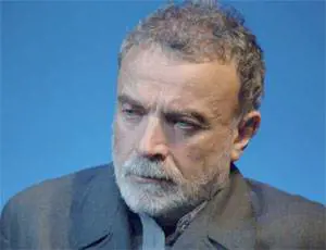 Al Teatro Valle di Roma dovrebbero mandare i parà