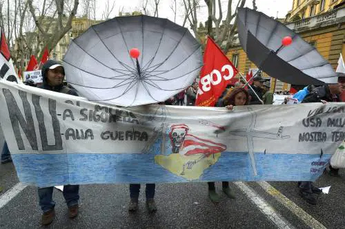 Roma, i Cobas manifestano contro Obama