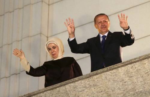 Erdogan con la moglie Emine