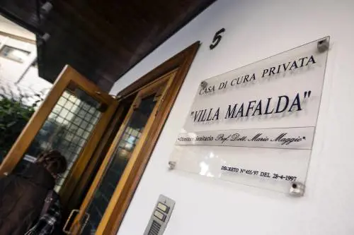 Morta a 10 anni per un intervento all'orecchio