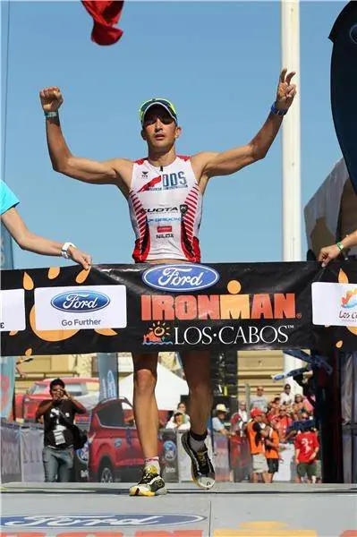 Ironman, il trionfo dell'azzurro Fontana