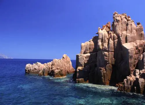 Marinella, l'isola dei clandestini. Ma quelli del sesso