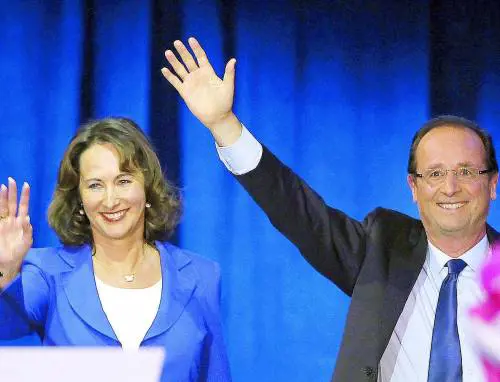 Hollande resuscita la ex: la soap opera è senza fine