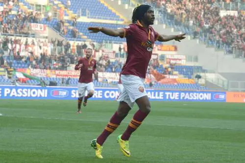 La Roma non molla Travolge il Parma per incalzare la Juve