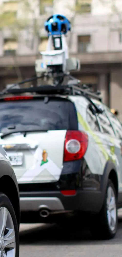 Violò la privacy, maxi multa a GoogleLe foto indiscrete scattate per «Street View»