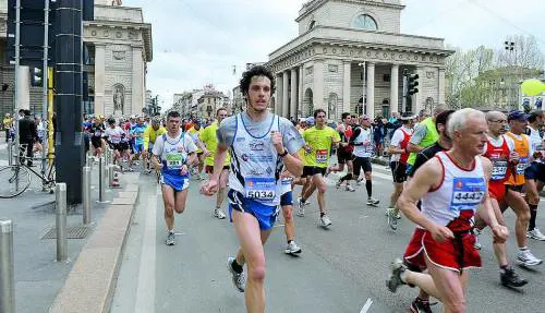 La maratona ferma il traffico: blocchi volanti zona per zona