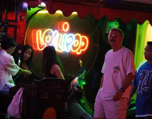 Ambasciatore italiano arrestato a Manila: "Era con tre bambini"