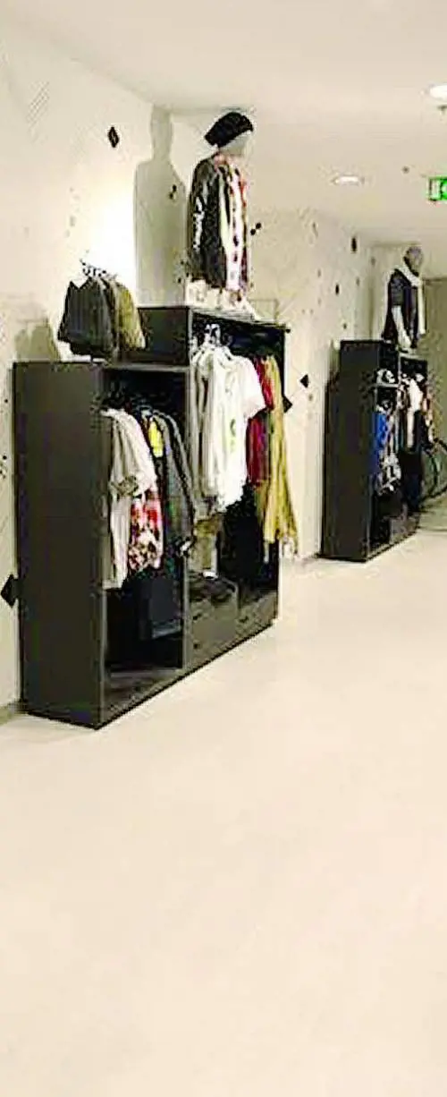 Hi-tech, pulito e moderno Adesso il pavimento  si veste di resine e cementi