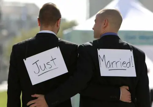 "Non celebrerò matrimoni gay". Bufera sull'assessore di Mesagne