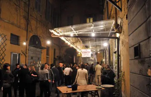 Il Fuori Salone invade Milano. E i commercianti ringraziano