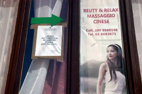 Milano, carnet del sesso al centro massaggi. 10 servizi? Uno è gratis