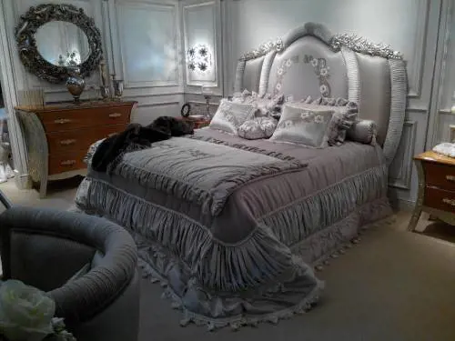 Al Salone del Mobile il classico vince ancora