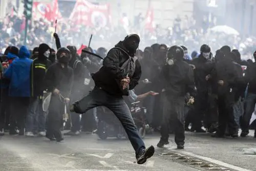 Scontri e cariche a Roma