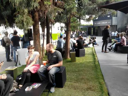 Tecnologia, estetica e bollicine: una spremuta di Fuorisalone