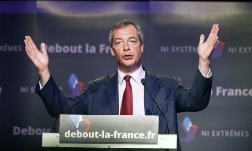 Accuse anonime agli anti Ue: vogliono fare fuori Farage?