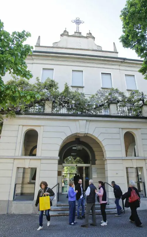 La Sacra Famiglia spera in Berlusconi. "Ci darà una mano"