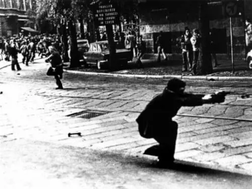 Ecco gli intellettuali sedotti dal terrorismo tra simpatie e silenzi