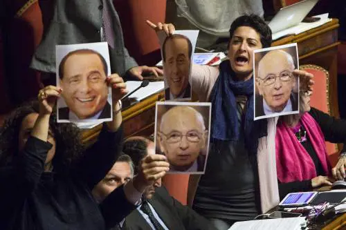 Le contestazioni grilline in Senato