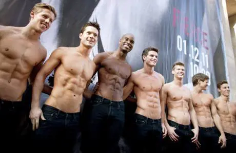 Contratti capestro da Abercrombie. I giudici: "I giovani sono discriminati"