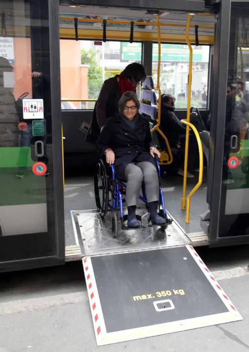 "Cari assessori, provate voi a vivere sulla sedia a rotelle"