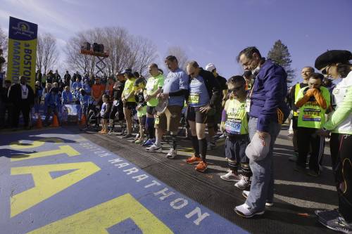 Boston sfida il terrrorismo e riparte dalla maratona