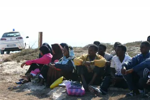 Immigrazione, si sveglia l'Ue: "Situazione può deteriorare"